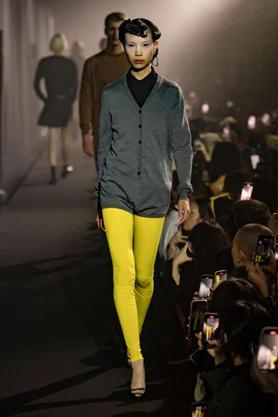 Look 40